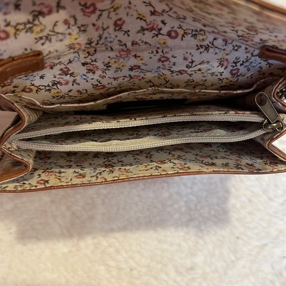 Steve Madden saddle brown cross body slim purse - Picture 4 of 6